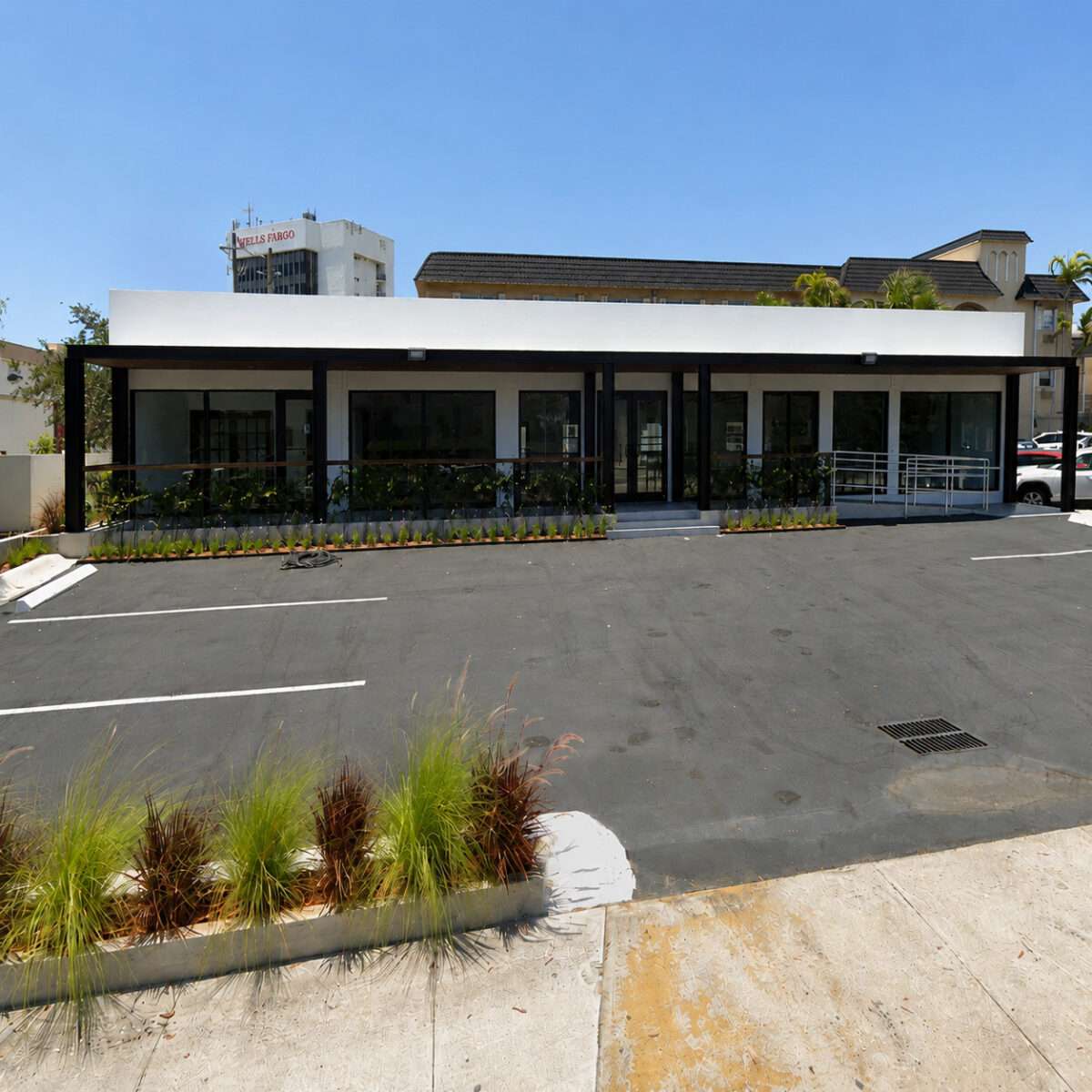 2100 E Commercial Blvd